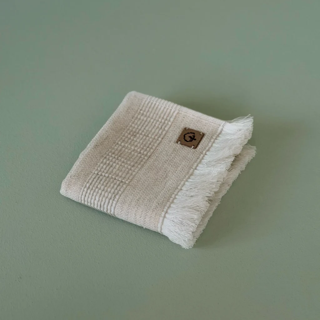 حوله هاسنا بژ سایز 50*30