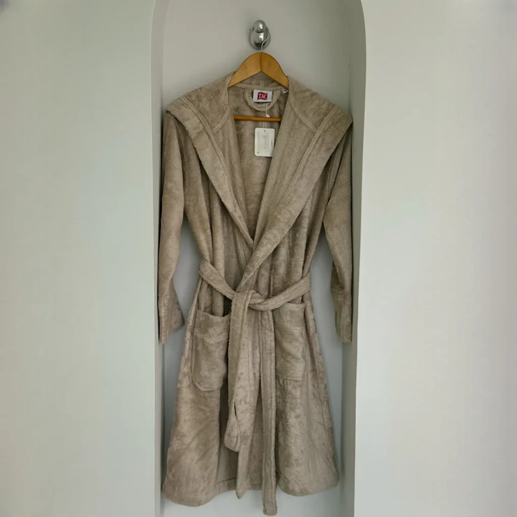 حوله تنپوش کلاه دار برند تاچ مدل مایسون