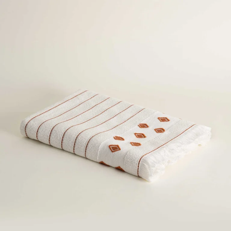 حوله حمام اکوکتان مدل ایمره رنگ گلبهی