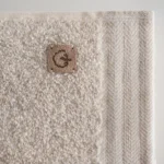 نمای نزدیک از حوله دستی اکوکتان مدل رایسا سایز 90*50